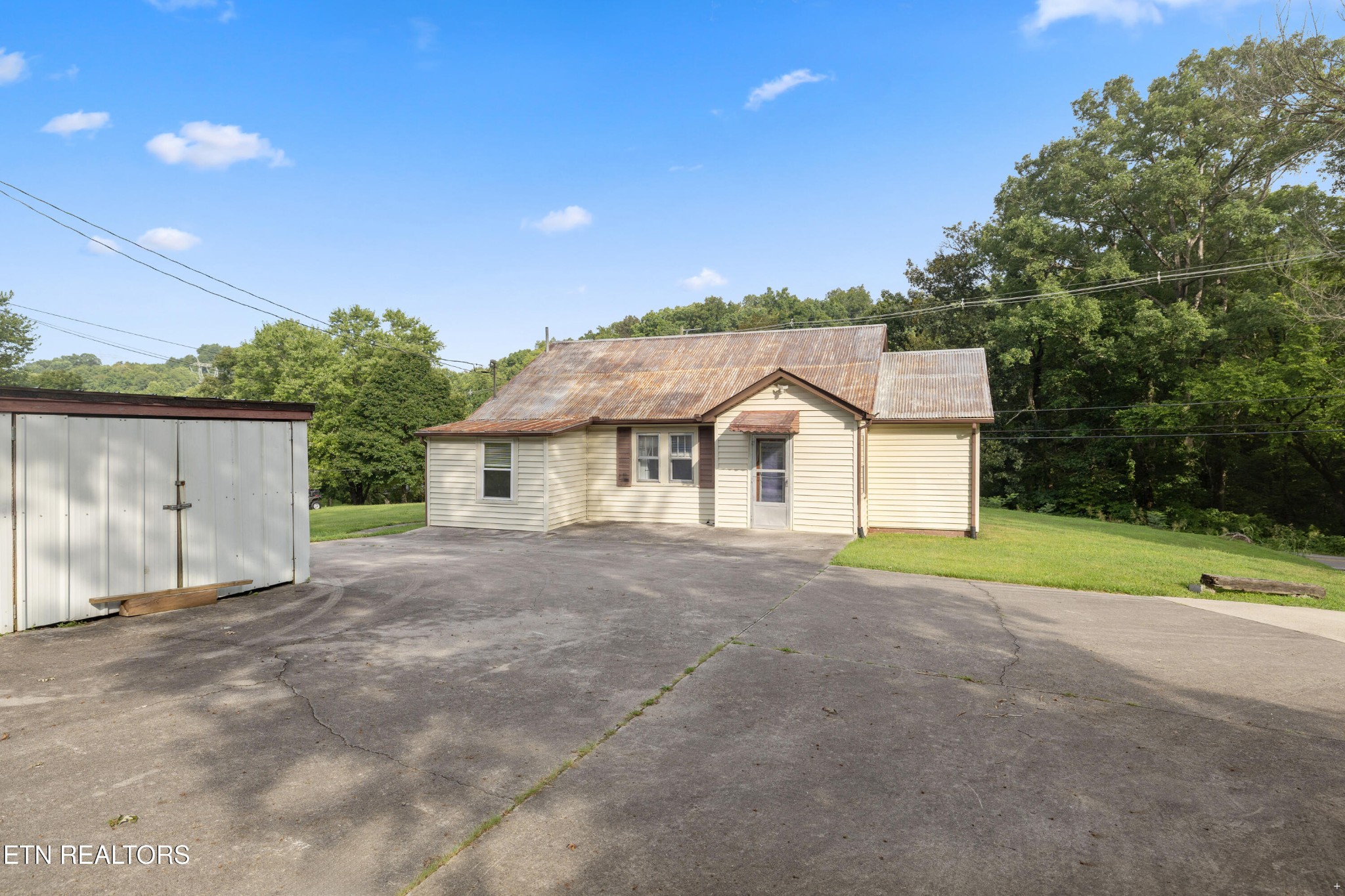 29182920 Miller Road Powell, TN 37849 - Photo 15 of 18 Gallery Image 15