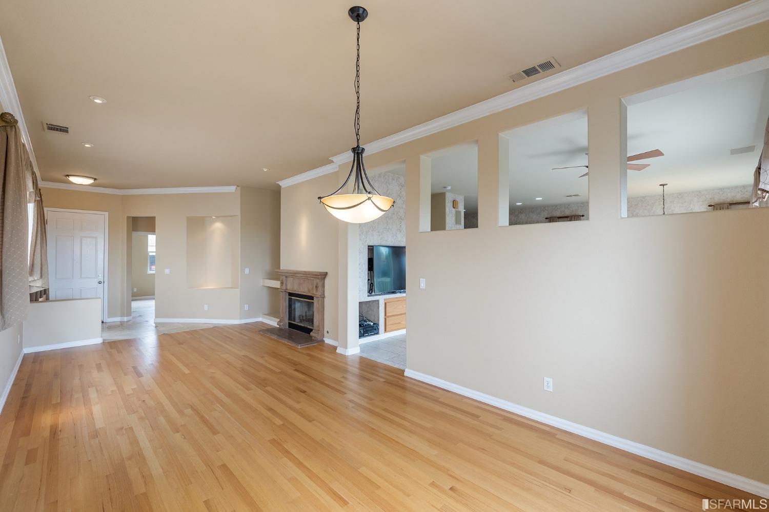 211 Sunset Court Pacifica, CA 94044 - Photo 12 of 84