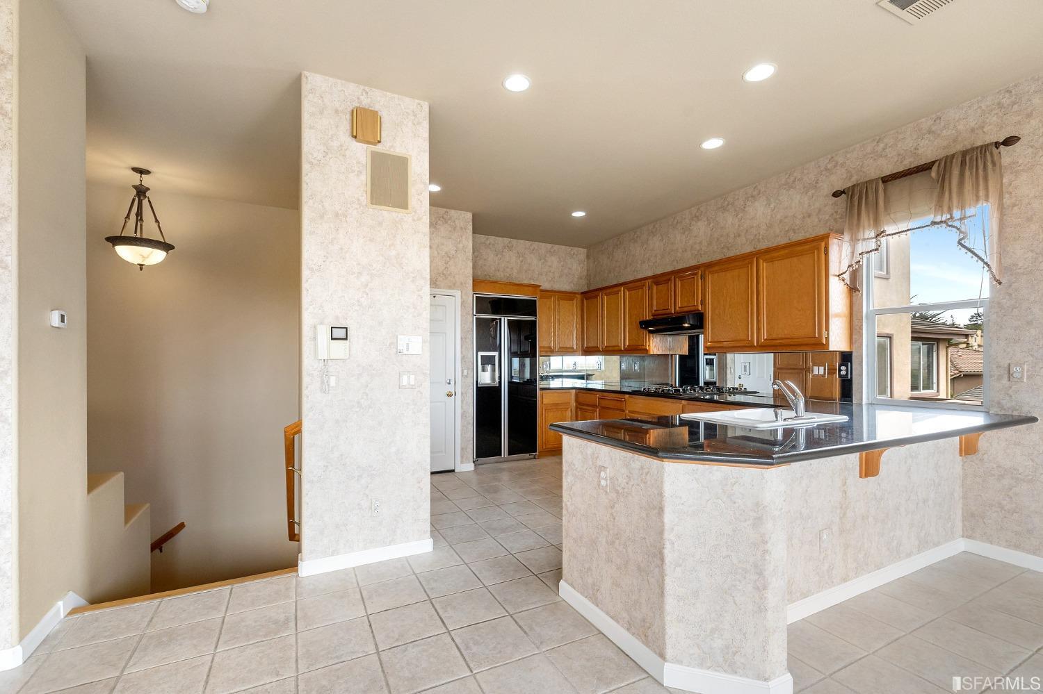 211 Sunset Court Pacifica, CA 94044 - Photo 21 of 84