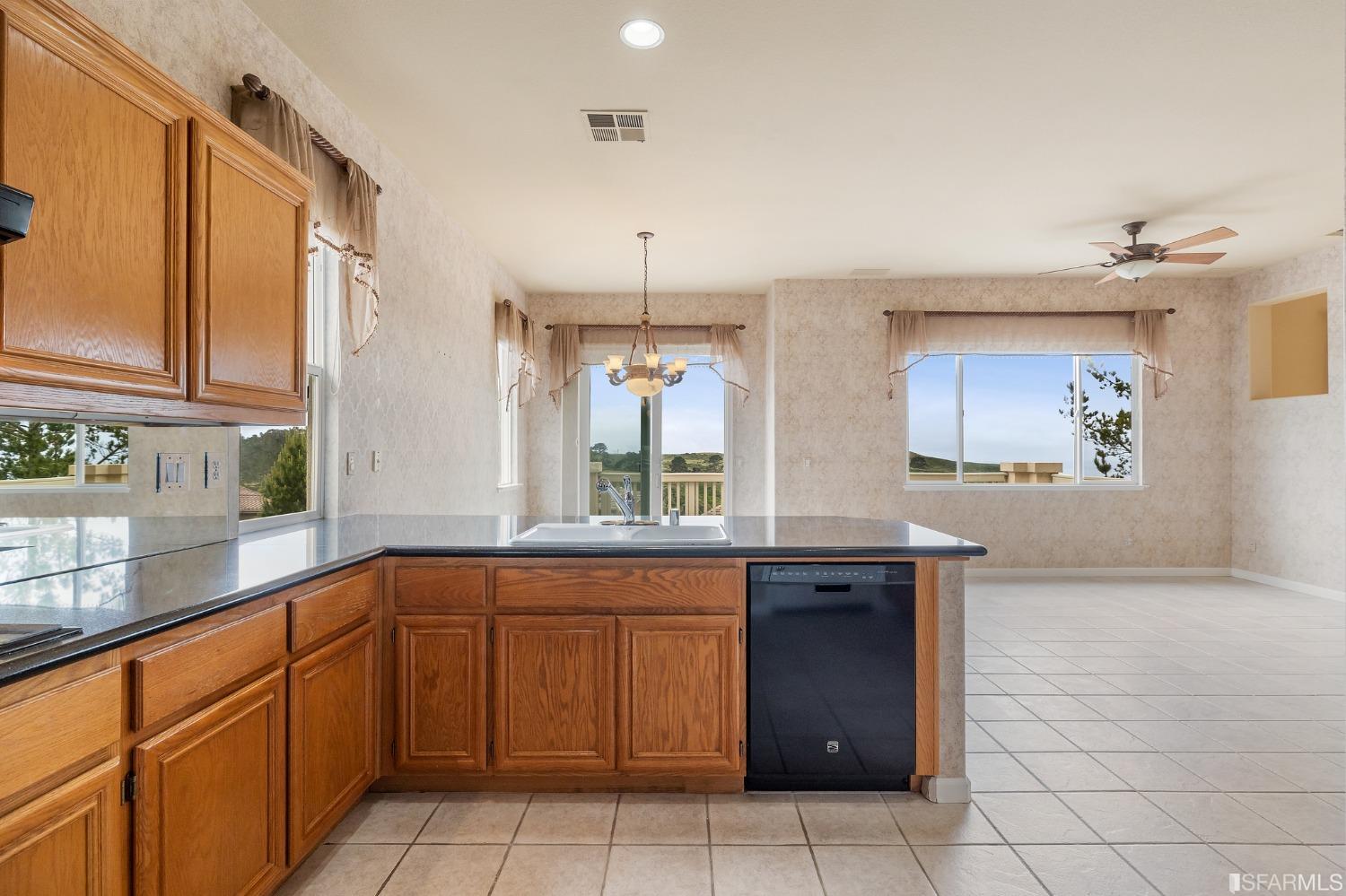 211 Sunset Court Pacifica, CA 94044 - Photo 27 of 84