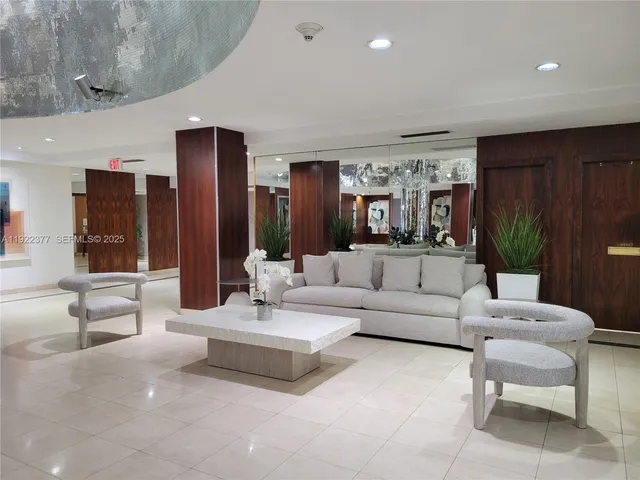 $499,000 | 2655 Collins Avenue, Unit 603, Miami Beach, FL 33140