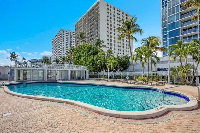 $499,000 | 2655 Collins Avenue, Unit 603, Miami Beach, FL 33140