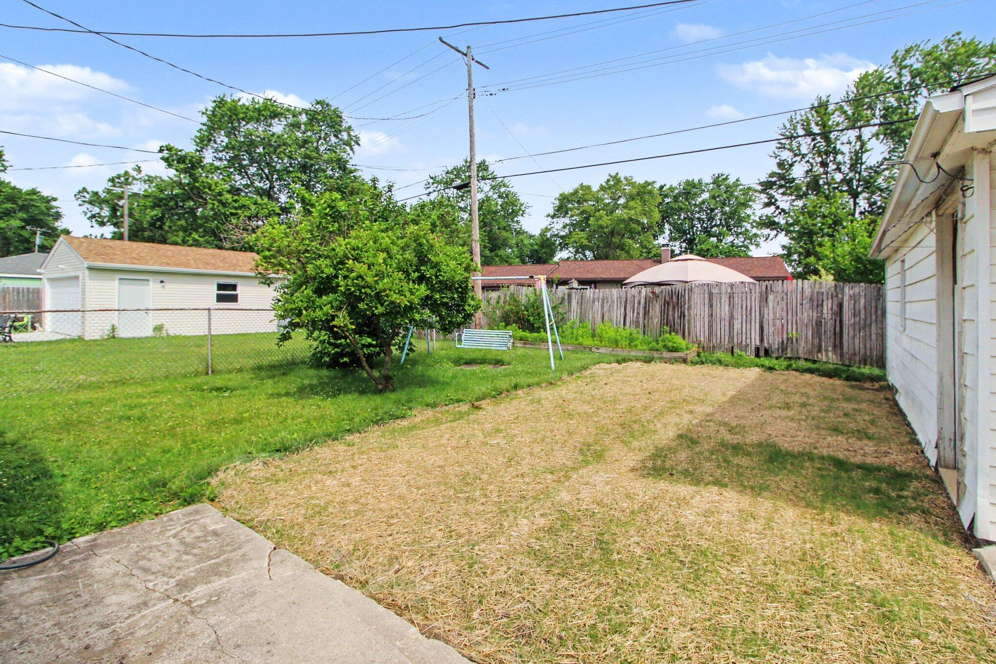 1711 Grove Road Ypsilanti, MI 48198 - Photo 24 of 28 024_file_2118
