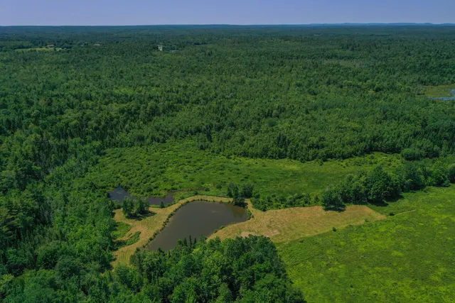 $129,000 | 1075 Sunset Avenue, Glenburn, ME 04401