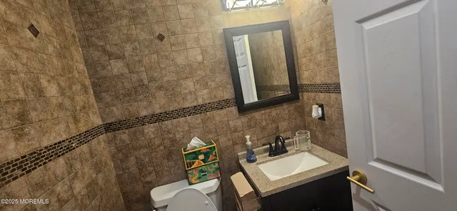 a view of walk in closet