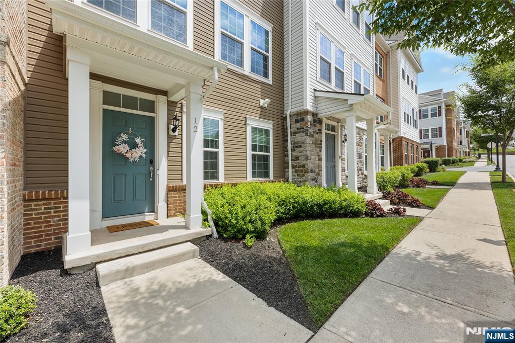 12 Marshall Lane Wood-Ridge, NJ 07075 - Photo 2 of 49