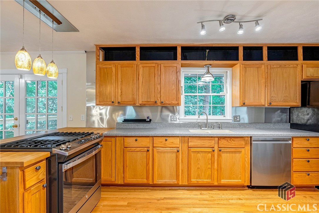 218 Cavalier Road Athens, GA 30606 - Photo 9 of 40