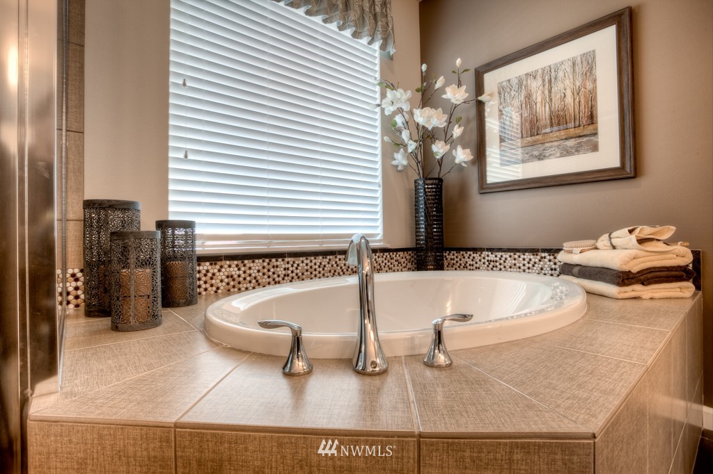 16218 Southeast 138th Place Renton, WA 98059 - Photo 7 of 20 Gallery Image 7