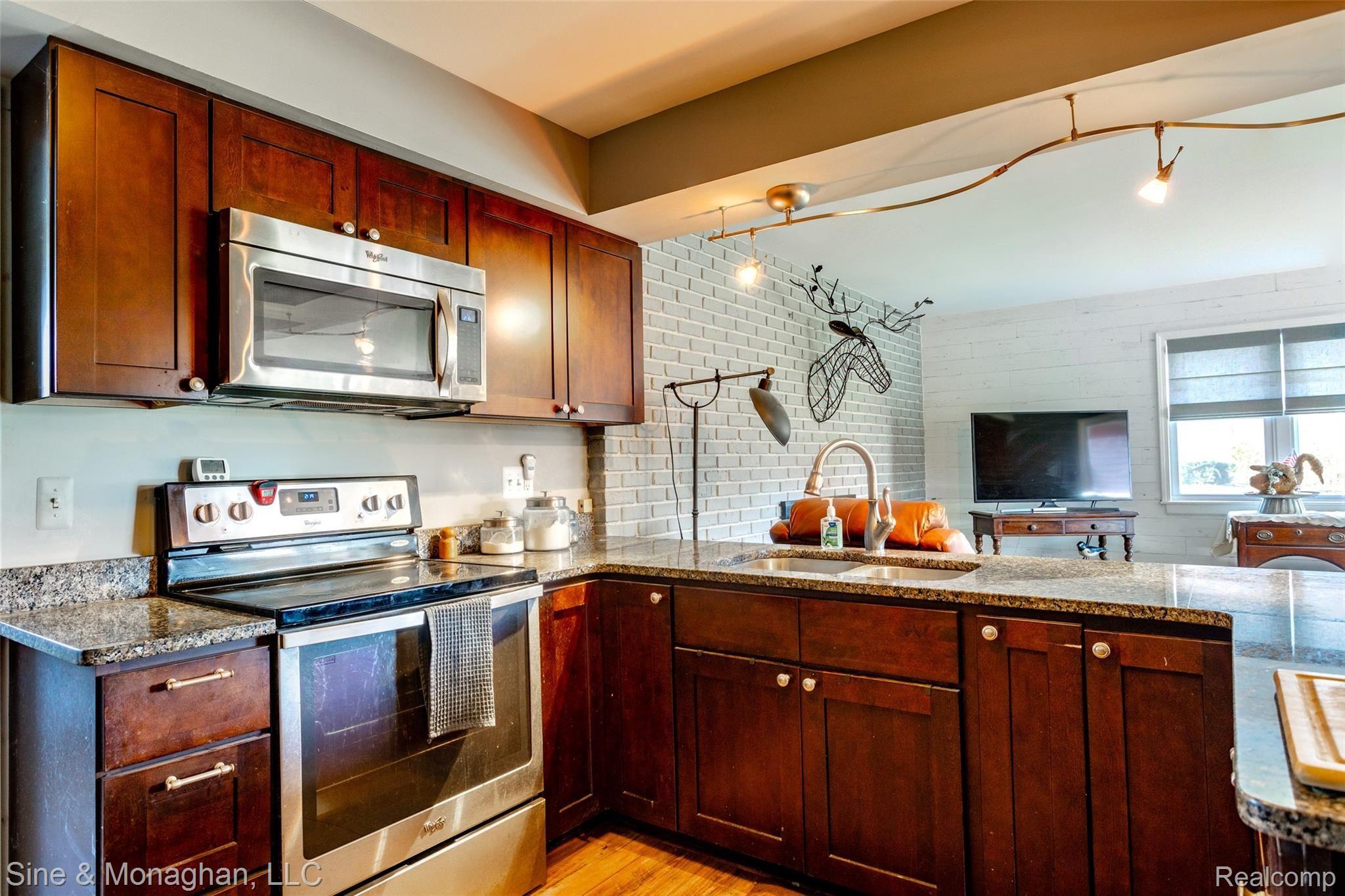 1745 South Allen Road St. Clair, MI 48079 - Photo 15 of 42 1745 S Allen L016.jpg