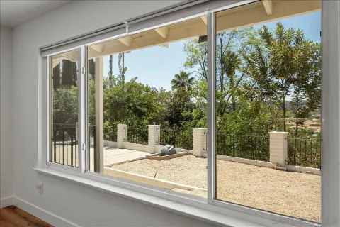 $1,095,000 | 3548 Laurashawn Lane, Escondido, CA 92026