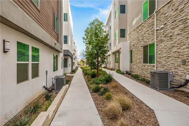 $630,000 | 27227 Diamond Peak Lane, Unit 302, Valencia, CA 91381