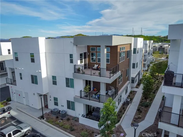 $630,000 | 27227 Diamond Peak Lane, Unit 302, Valencia, CA 91381