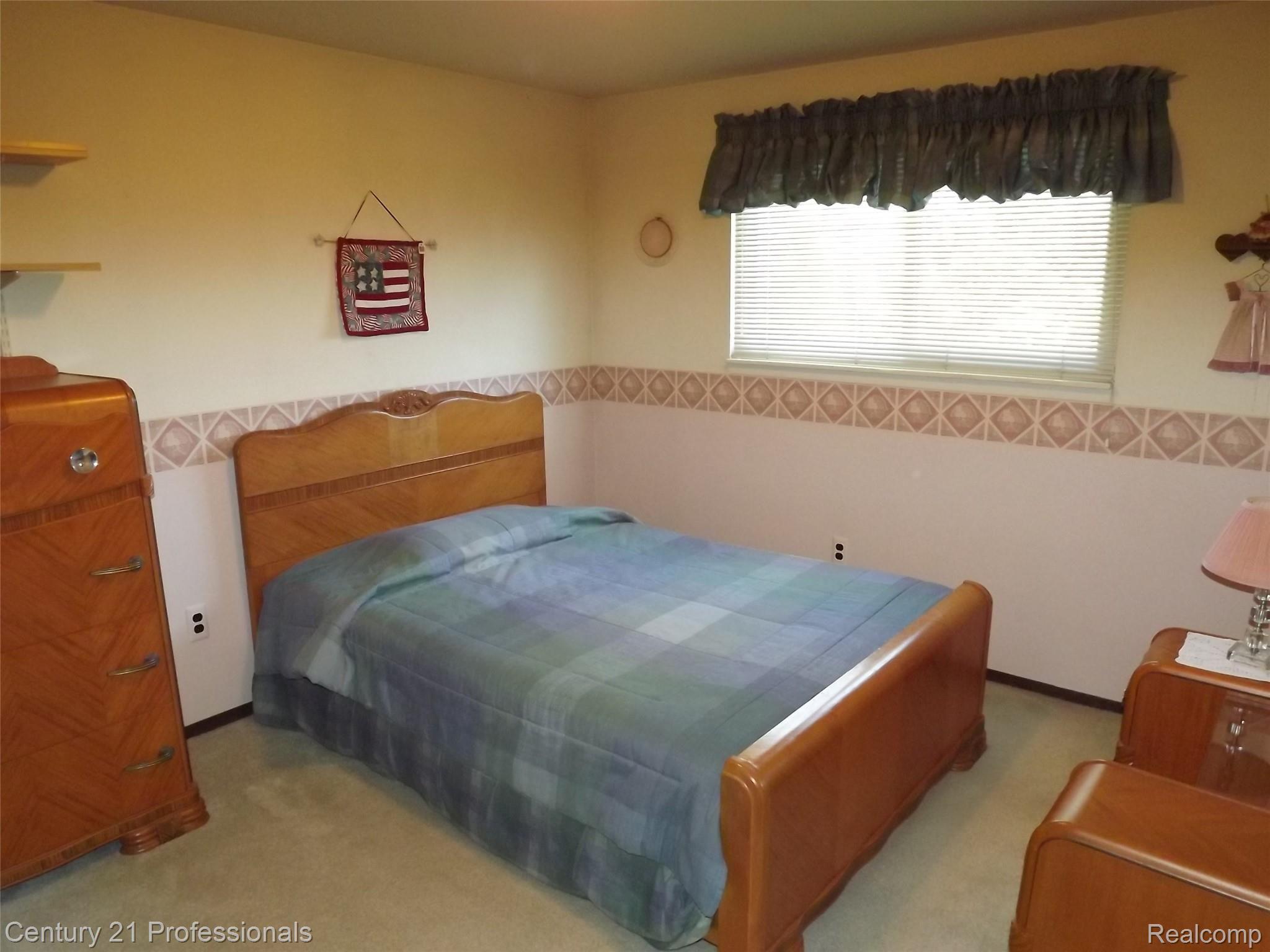 809 Hampton Circle Rochester, MI 48307 - Photo 13 of 22 Bedroom #2