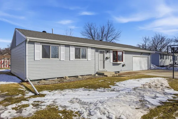 $275,000 | 901 7th Street West, West Fargo, ND 58078