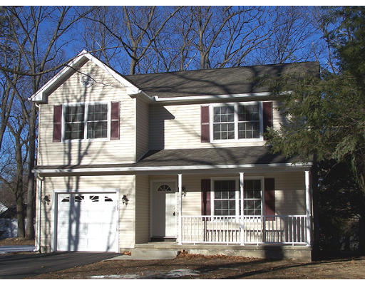 127 Carnarvon Circle Springfield, MA 01103 - Photo 1 of 17 Gallery Image 1