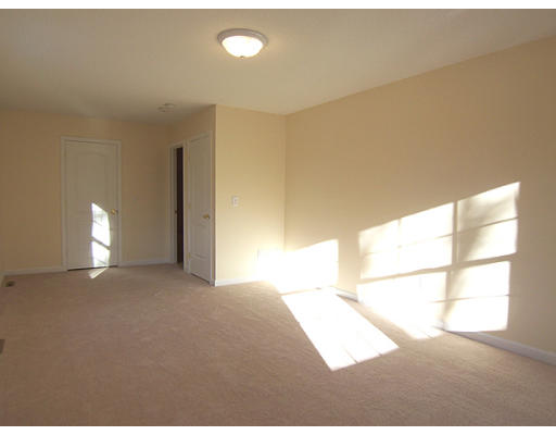 127 Carnarvon Circle Springfield, MA 01103 - Photo 15 of 17 Gallery Image 15