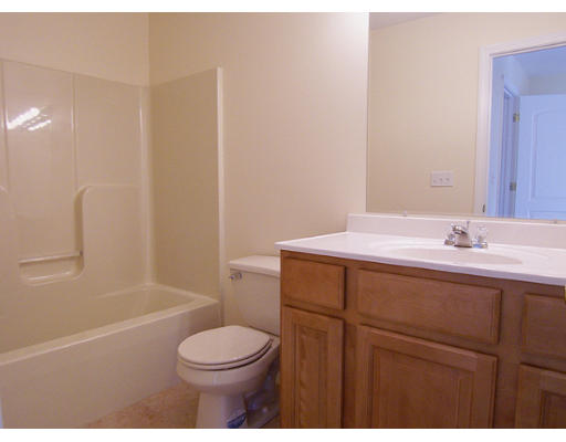 127 Carnarvon Circle Springfield, MA 01103 - Photo 16 of 17 Gallery Image 16