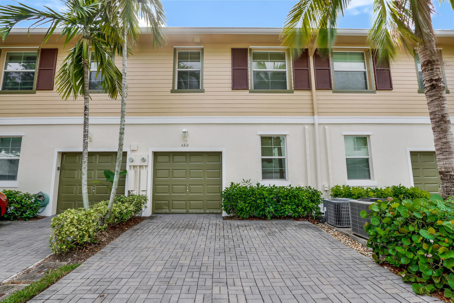 4313 Parkside Drive Jupiter, FL 33458 - Photo 16 of 20 4313 Parkside Dr Jupiter FL-large-016-20