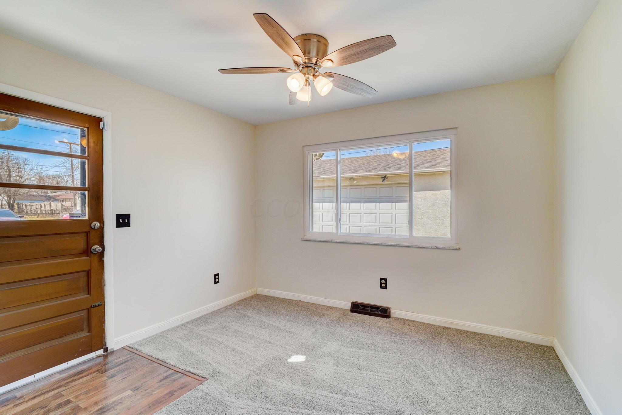 5683 Karl Road Columbus, OH 43229 - Photo 8 of 19 photo_08