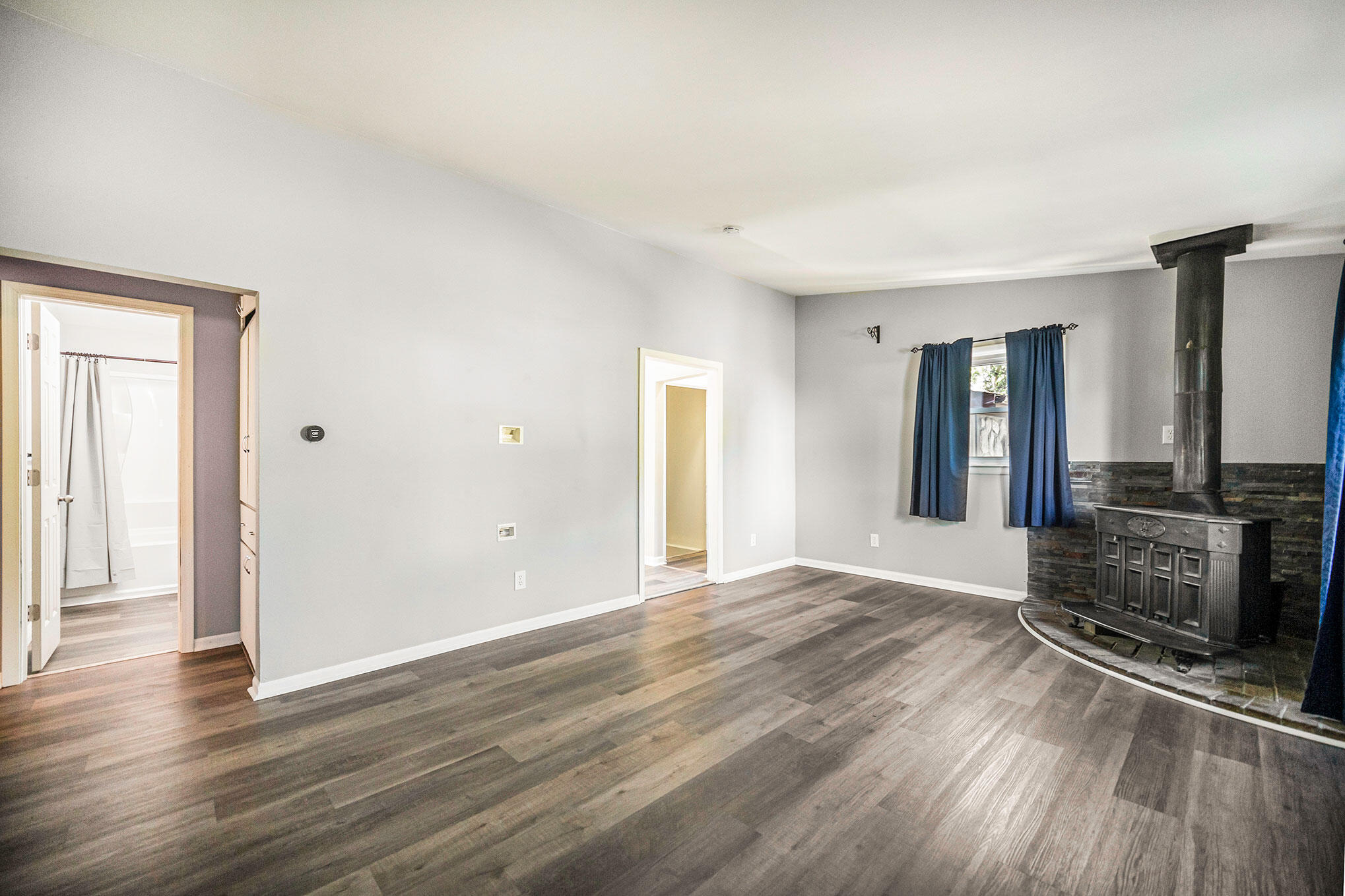 214 Teft Road Spring Arbor, MI 49283 - Photo 6 of 27 Living Room