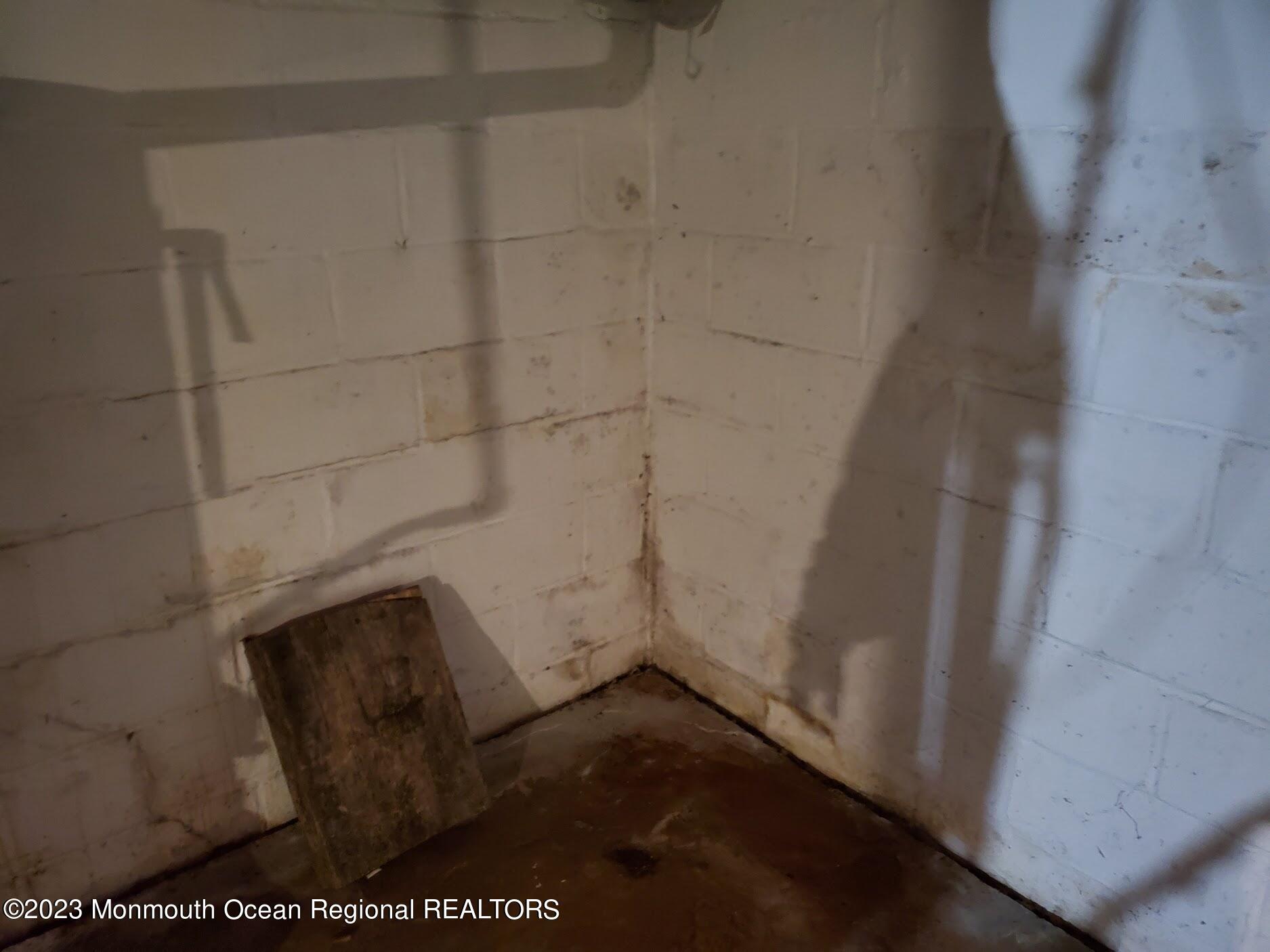 16 Pinewood Road Howell, NJ 07731 - Photo 23 of 28 a view of a bathroom