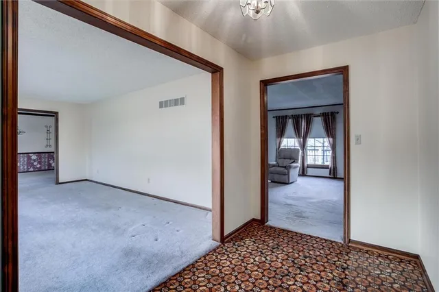 $623,500 | 416 North Buckner Tarsney Road, Buckner, MO 64016