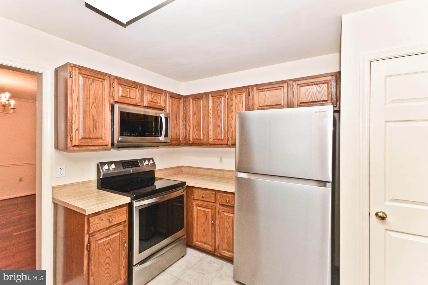 17 Coachlamp Court Silver Spring, MD 20906 - Photo 18 of 42 Kitchen
