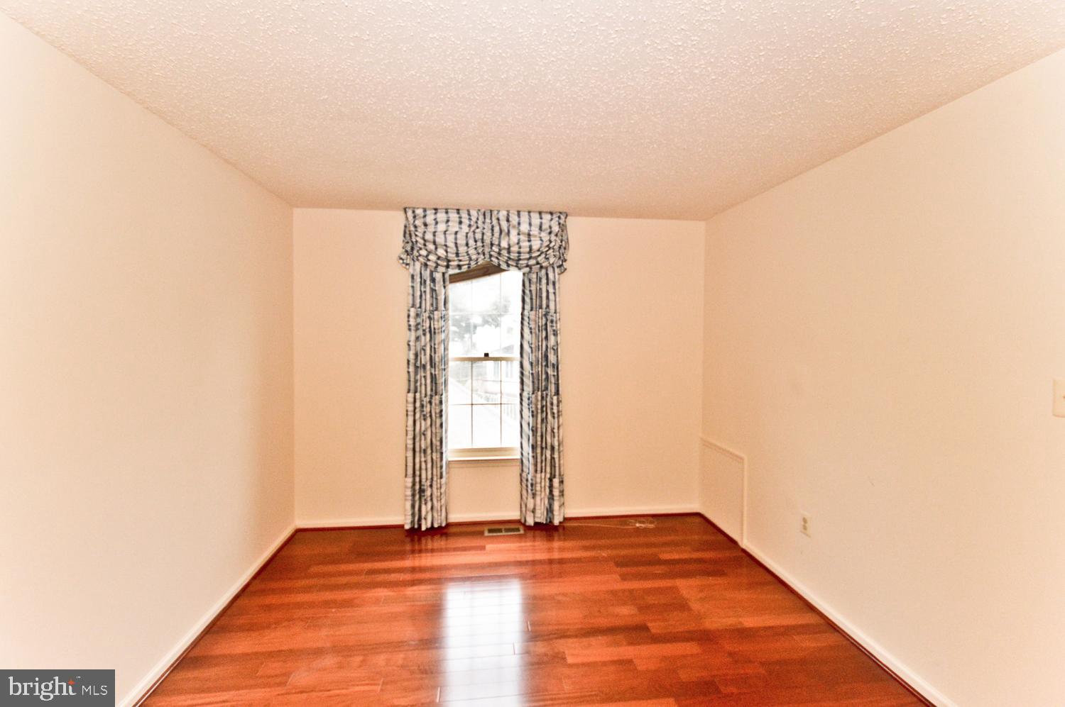 17 Coachlamp Court Silver Spring, MD 20906 - Photo 24 of 42 Bedroom #2
