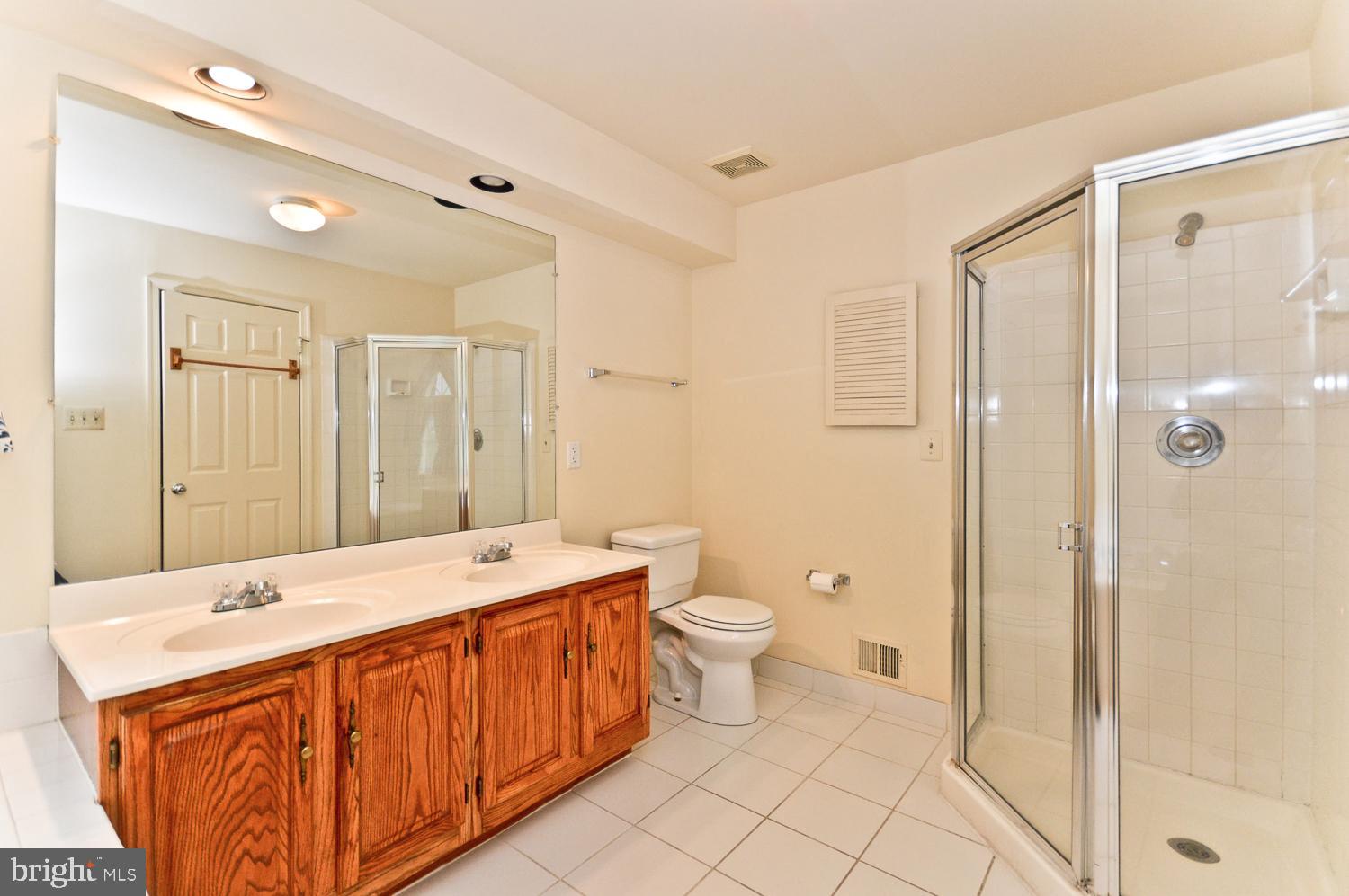 17 Coachlamp Court Silver Spring, MD 20906 - Photo 33 of 42 Master Bathroom