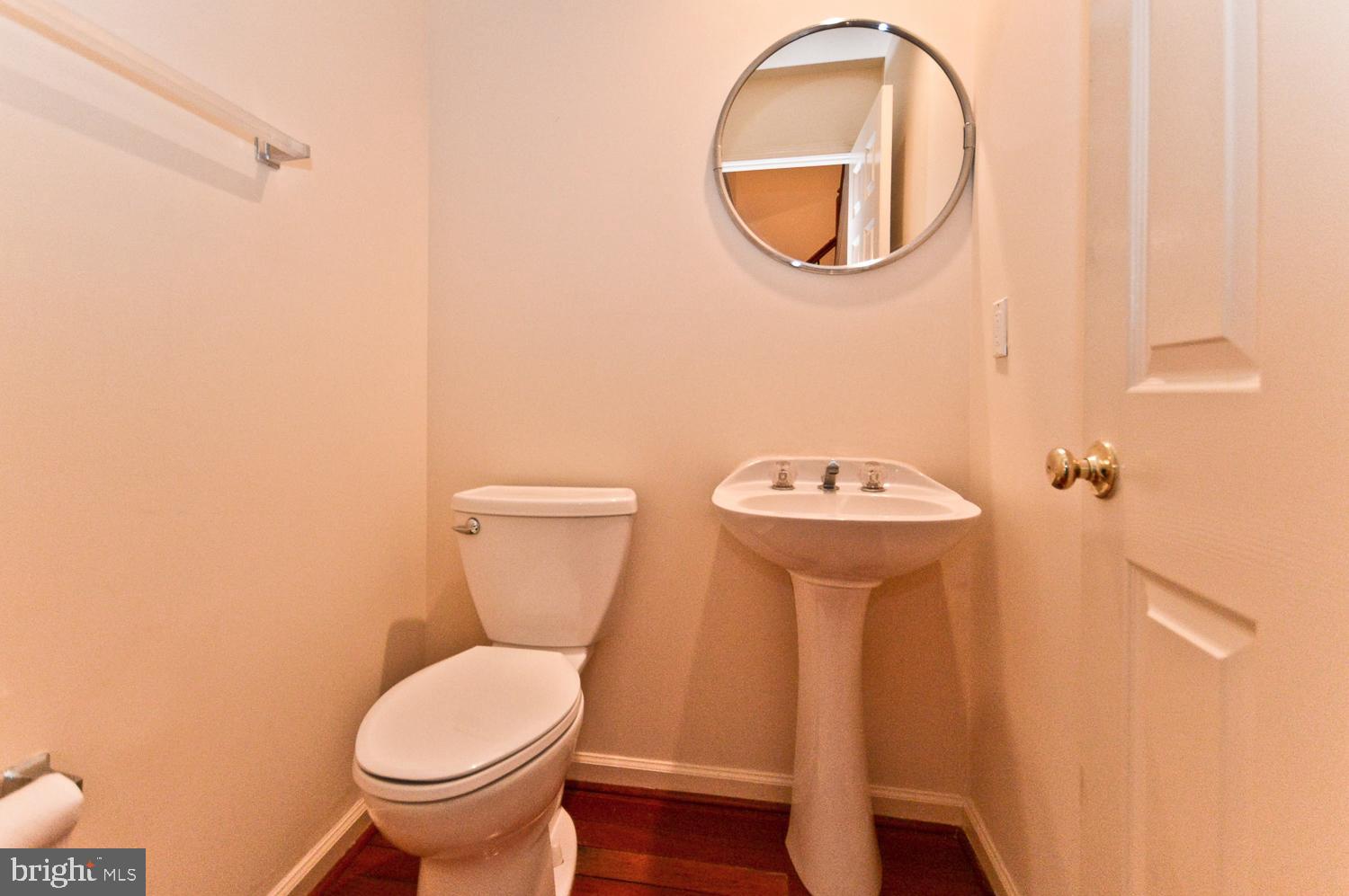 17 Coachlamp Court Silver Spring, MD 20906 - Photo 8 of 42 Main Level Powder Room