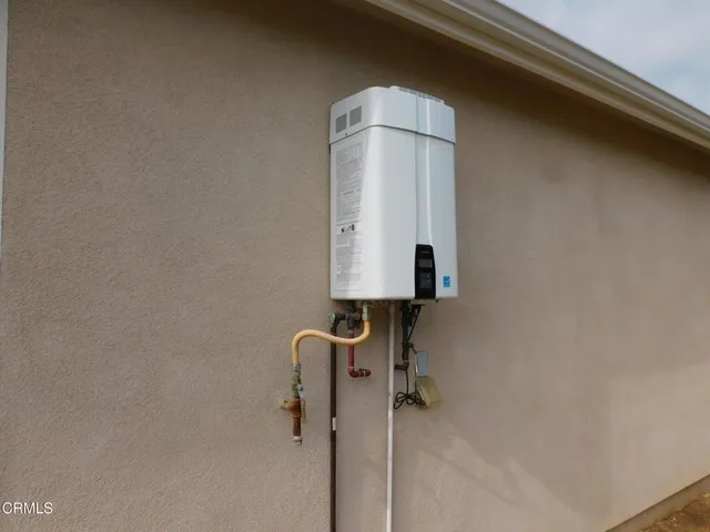 a house view with a outdoor space