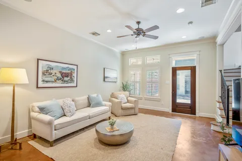 $435,000 | 905 West 23rd Street, Houston, TX 77008