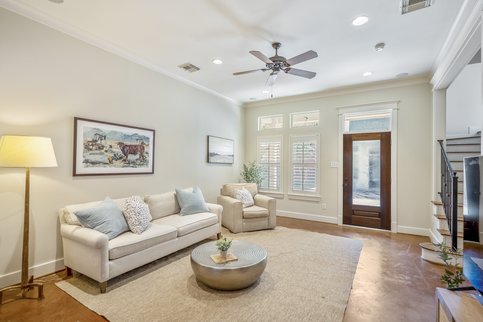 905 West 23rd Street Houston, TX 77008 - Photo 8 of 46 High ceilings and natural light create an open atmosphere ideal for everyday living and hosting guests.