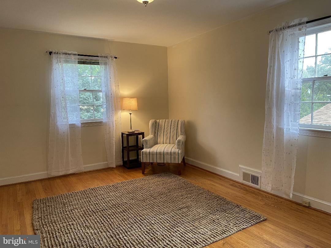 607 Forest Glen Road Silver Spring, MD 20901 - Photo 22 of 33