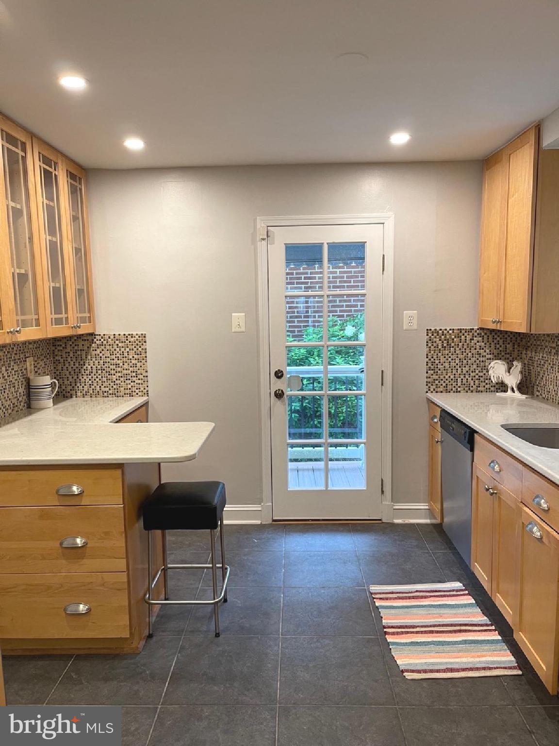 607 Forest Glen Road Silver Spring, MD 20901 - Photo 8 of 33