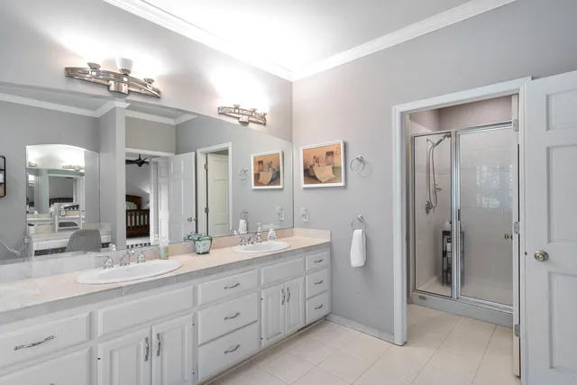 $919,000 | 10137 North Kenilworth Court, Mequon, WI 53092