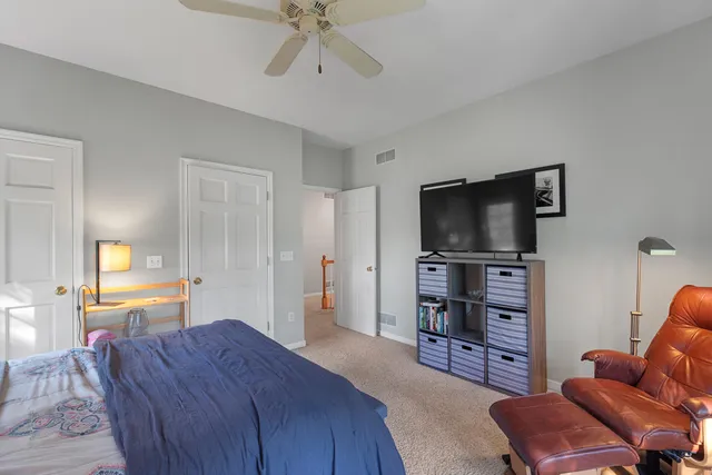 $919,000 | 10137 North Kenilworth Court, Mequon, WI 53092