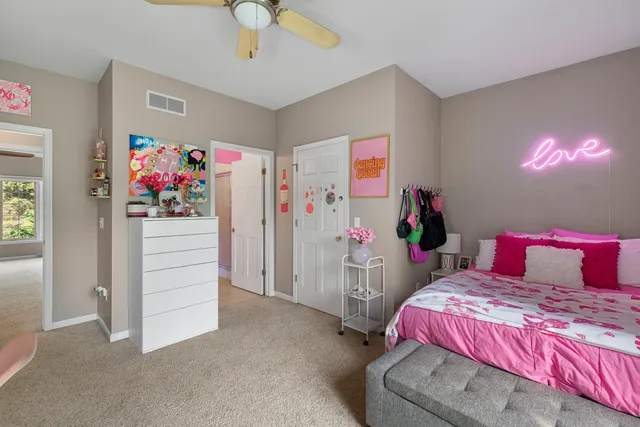 $919,000 | 10137 North Kenilworth Court, Mequon, WI 53092