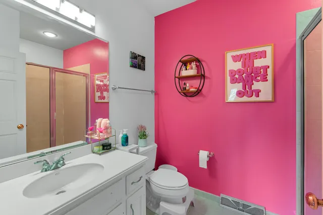 $919,000 | 10137 North Kenilworth Court, Mequon, WI 53092