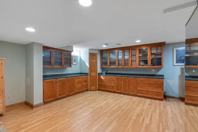 $919,000 | 10137 North Kenilworth Court, Mequon, WI 53092