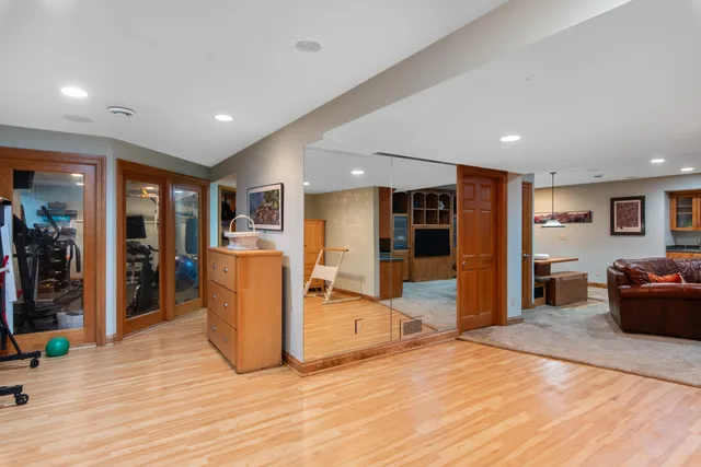 $919,000 | 10137 North Kenilworth Court, Mequon, WI 53092