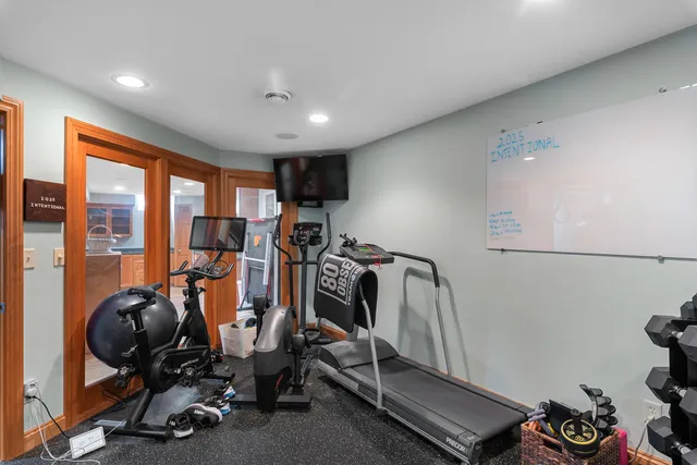 $919,000 | 10137 North Kenilworth Court, Mequon, WI 53092