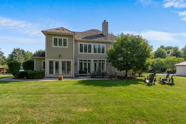$919,000 | 10137 North Kenilworth Court, Mequon, WI 53092