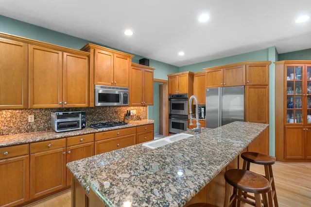 $919,000 | 10137 North Kenilworth Court, Mequon, WI 53092