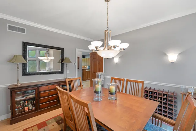 $919,000 | 10137 North Kenilworth Court, Mequon, WI 53092