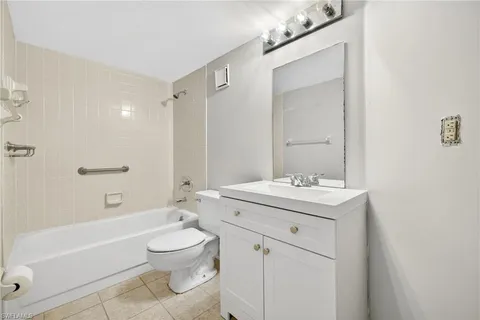 $130,000 | 9635 Eaton Gardens Lane, Unit 104, Fort Myers, FL 33919
