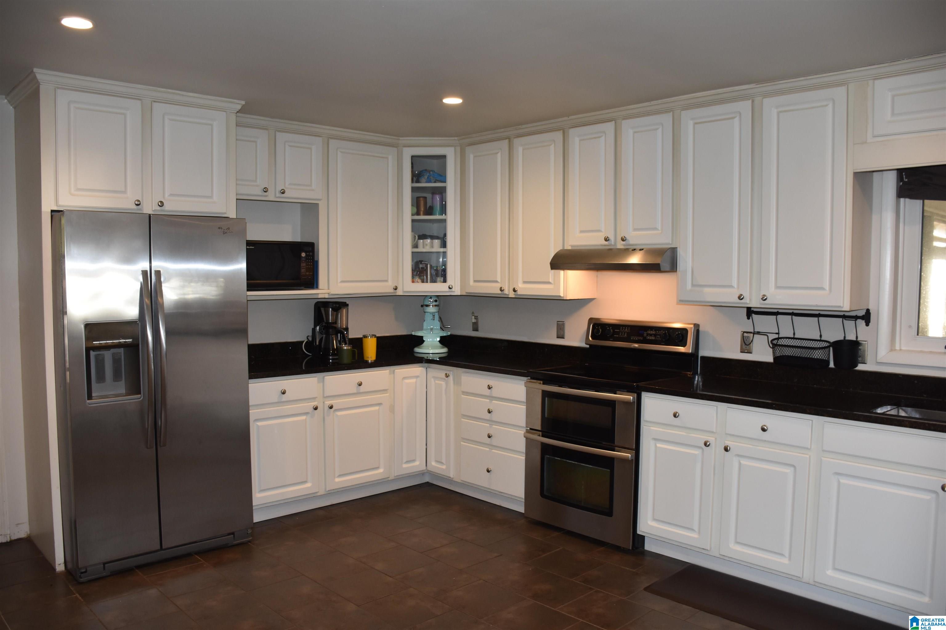 2402 Overhill Road Sylacauga, AL 35150 - Photo 9 of 27