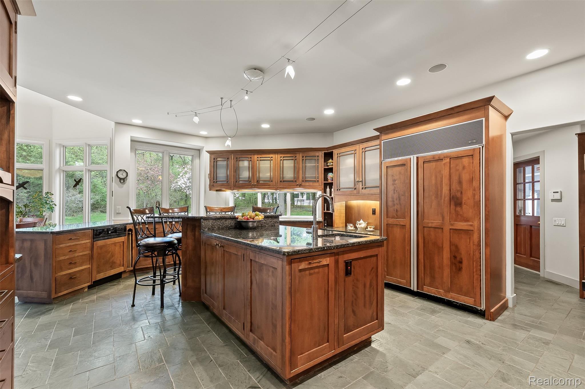 1800 Tiverton Road Bloomfield Hills, MI 48304 - Photo 13 of 56 18-Tiverton-52.jpg