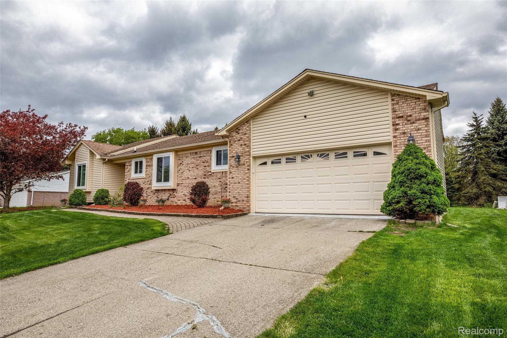 591 Ridge Road Walled Lake, MI 48390 - Photo 2 of 30 2.Front