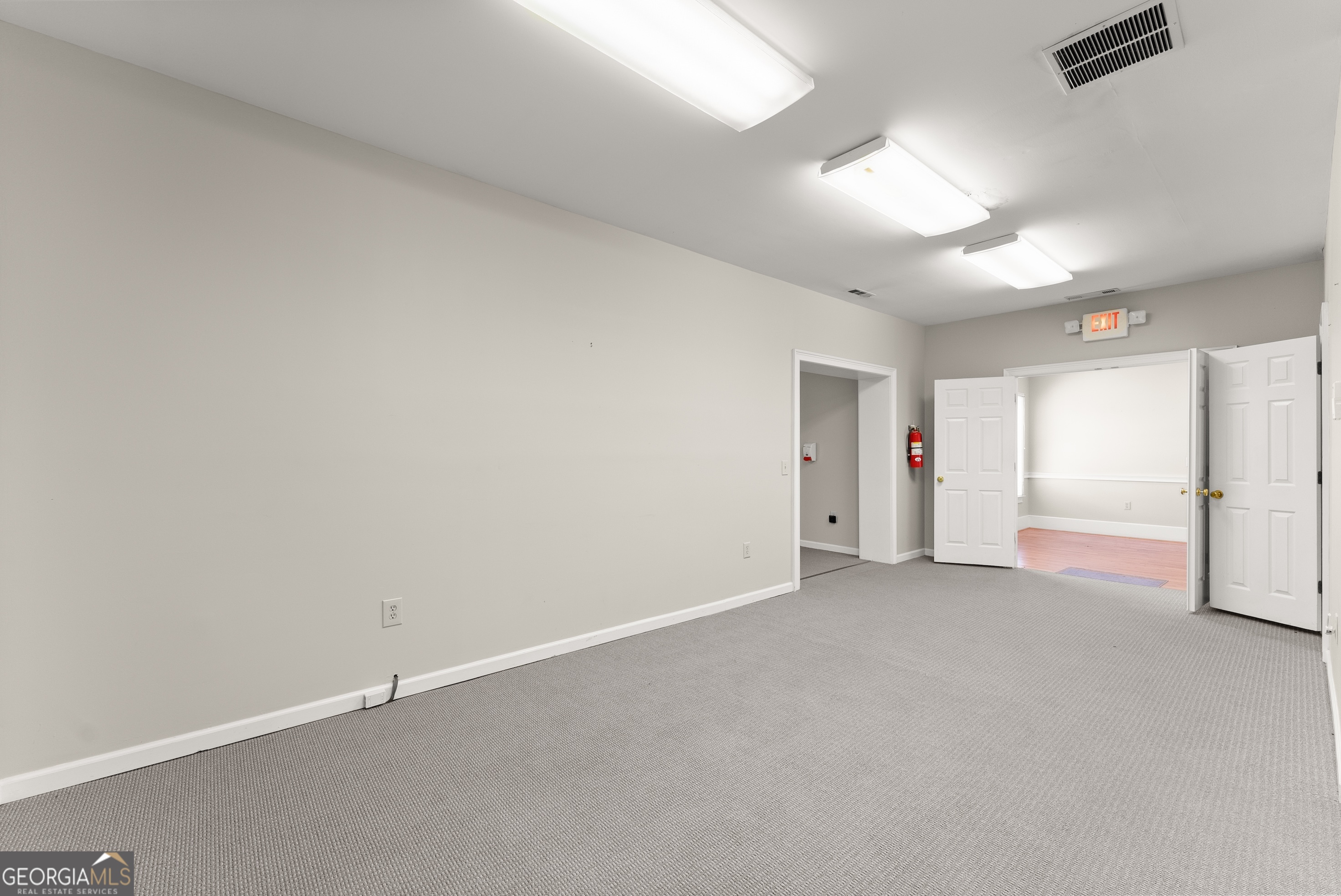 592 North Main Street Cornelia, GA 30531 - Photo 22 of 41 an empty room with closet and windows